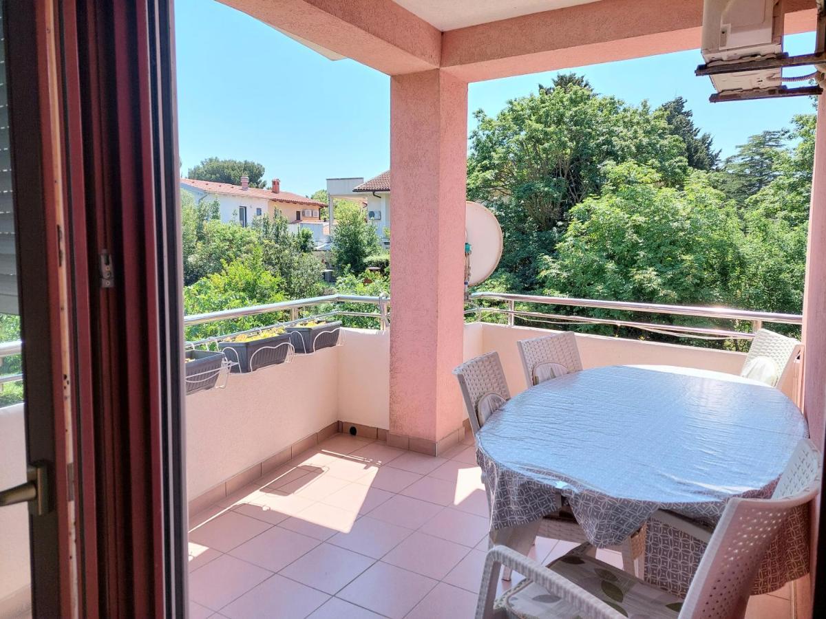 Apartman Mara Premantura Exterior foto
